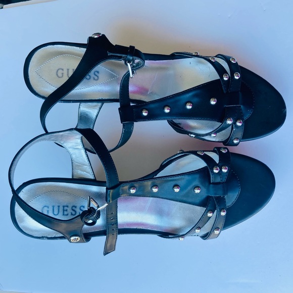 NWOT Guess - Wedge heels - Picture 4 of 5